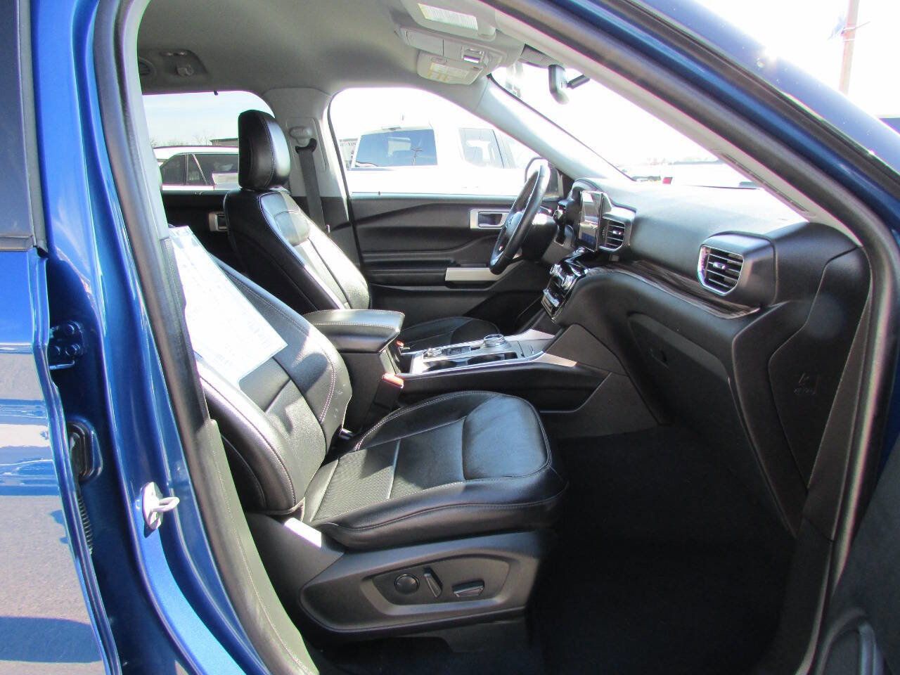 Used 2023 Ford Explorer Limited image 18