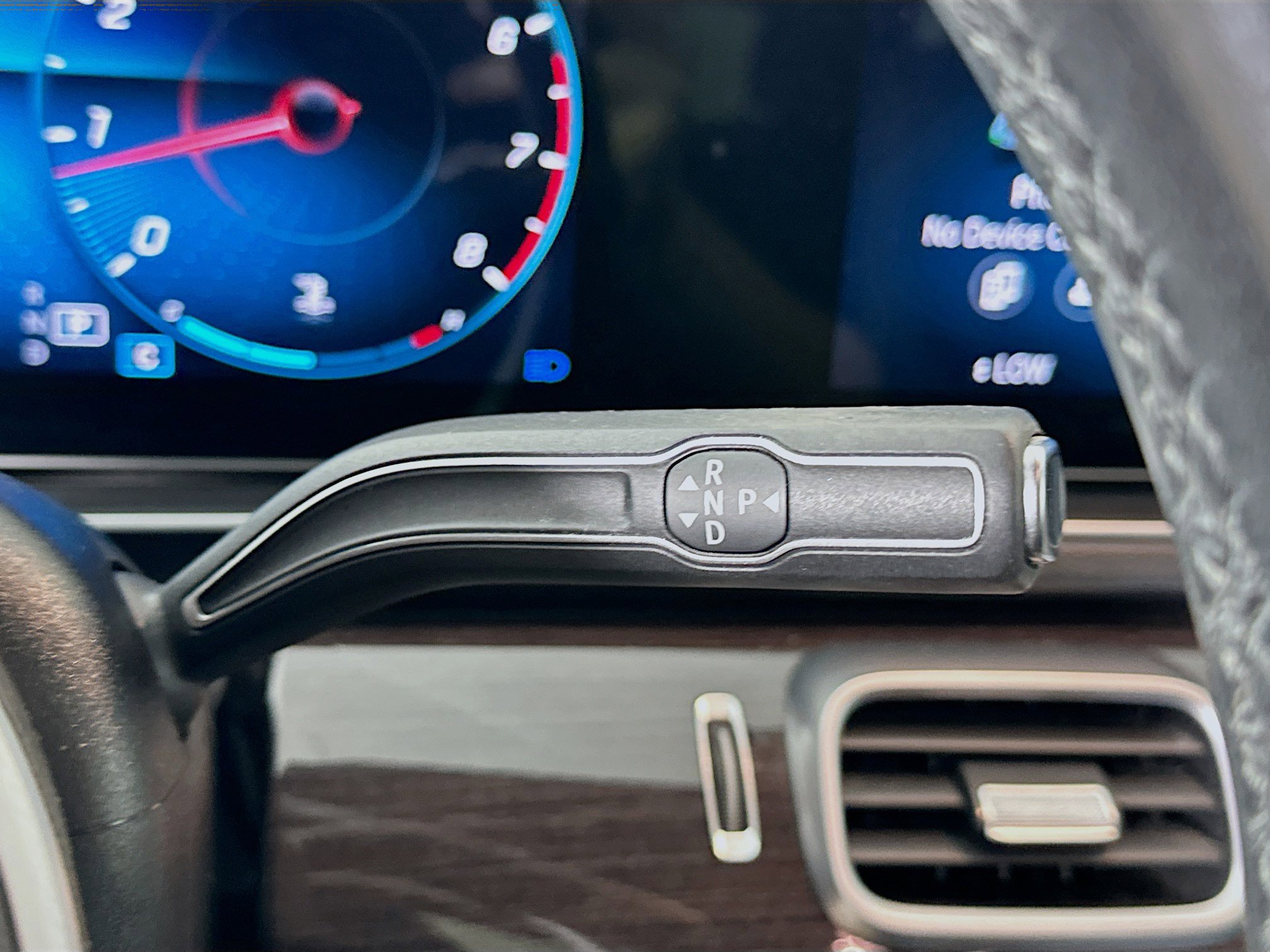 Certified 2021 Mercedes-Benz GLE 350 4MATIC w/ Premium Package image 21