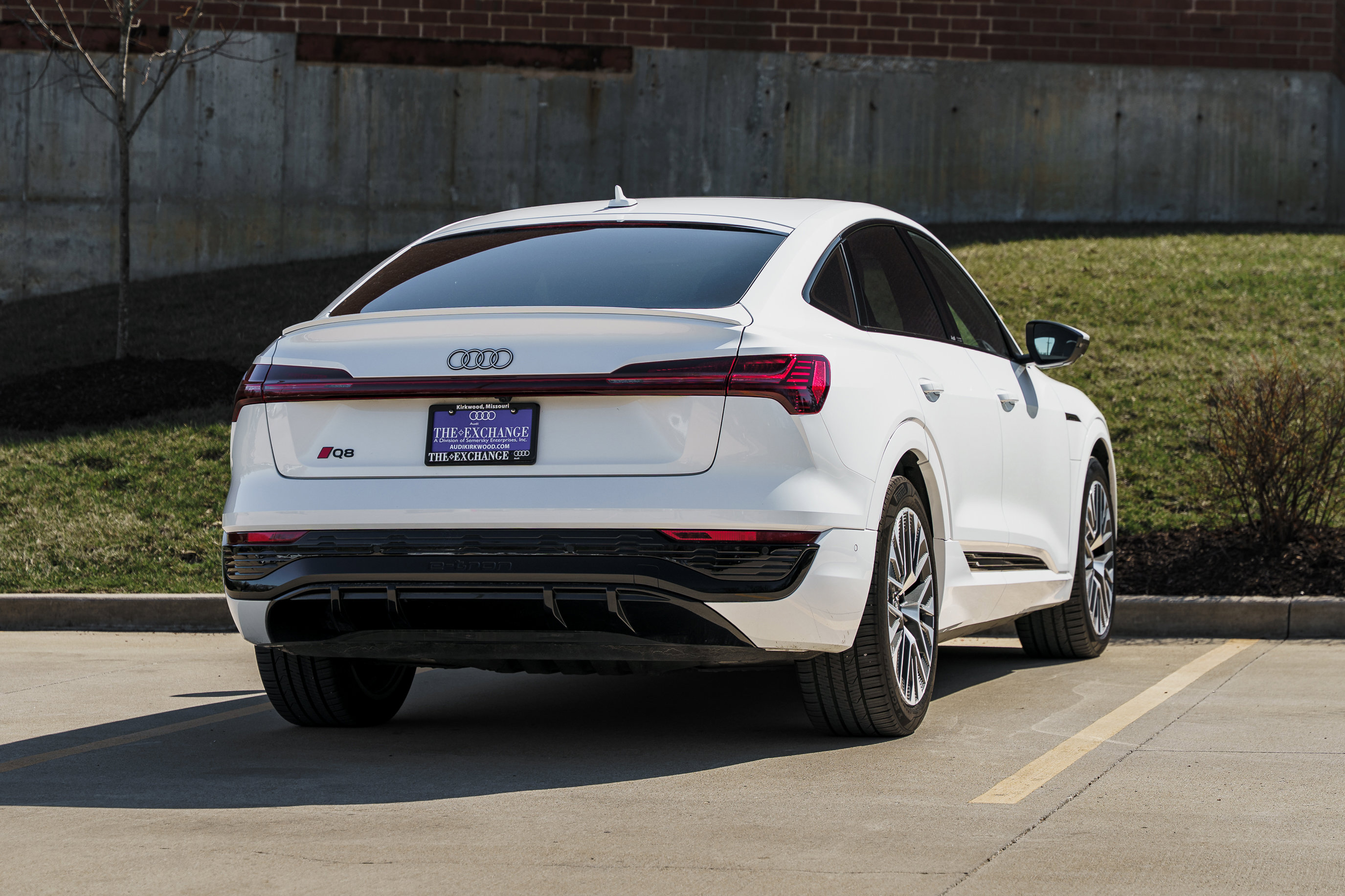 Certified 2024 Audi Q8 e-tron Premium Plus w/ Premium Plus Package image 4