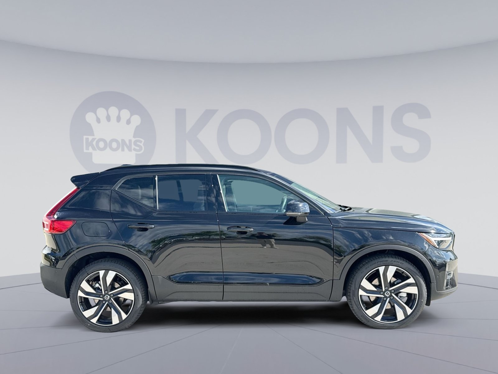 New 2026 Volvo XC40 B5 Ultra w/ Protection Package Premier AWD/4WD image 8