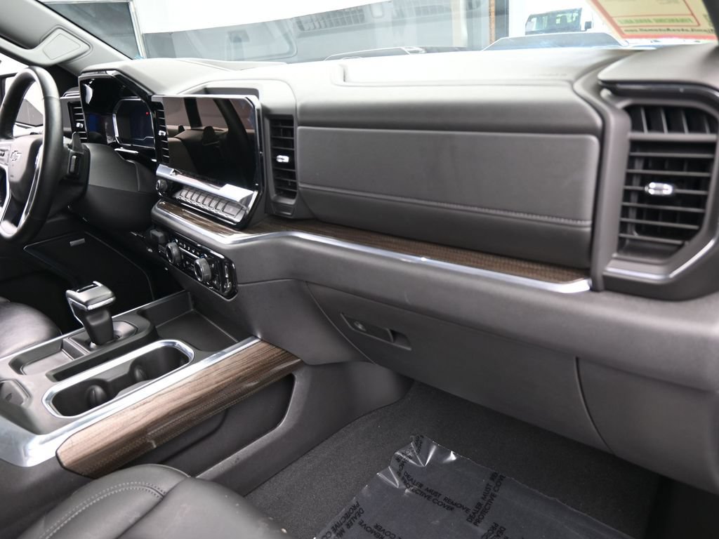 Used 2024 Chevrolet Silverado 1500 LT Trail Boss w/ LT Trail Boss Premium Package AWD/4WD image 51