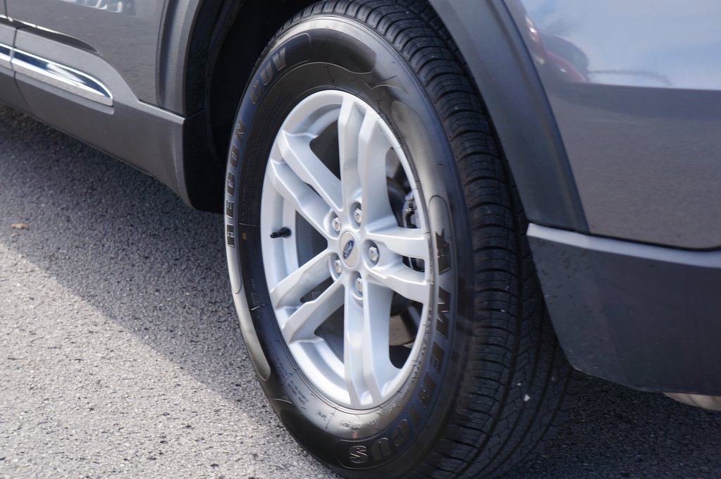 Used 2022 Ford Explorer XLT w/ Class IV Trailer Tow Package image 9