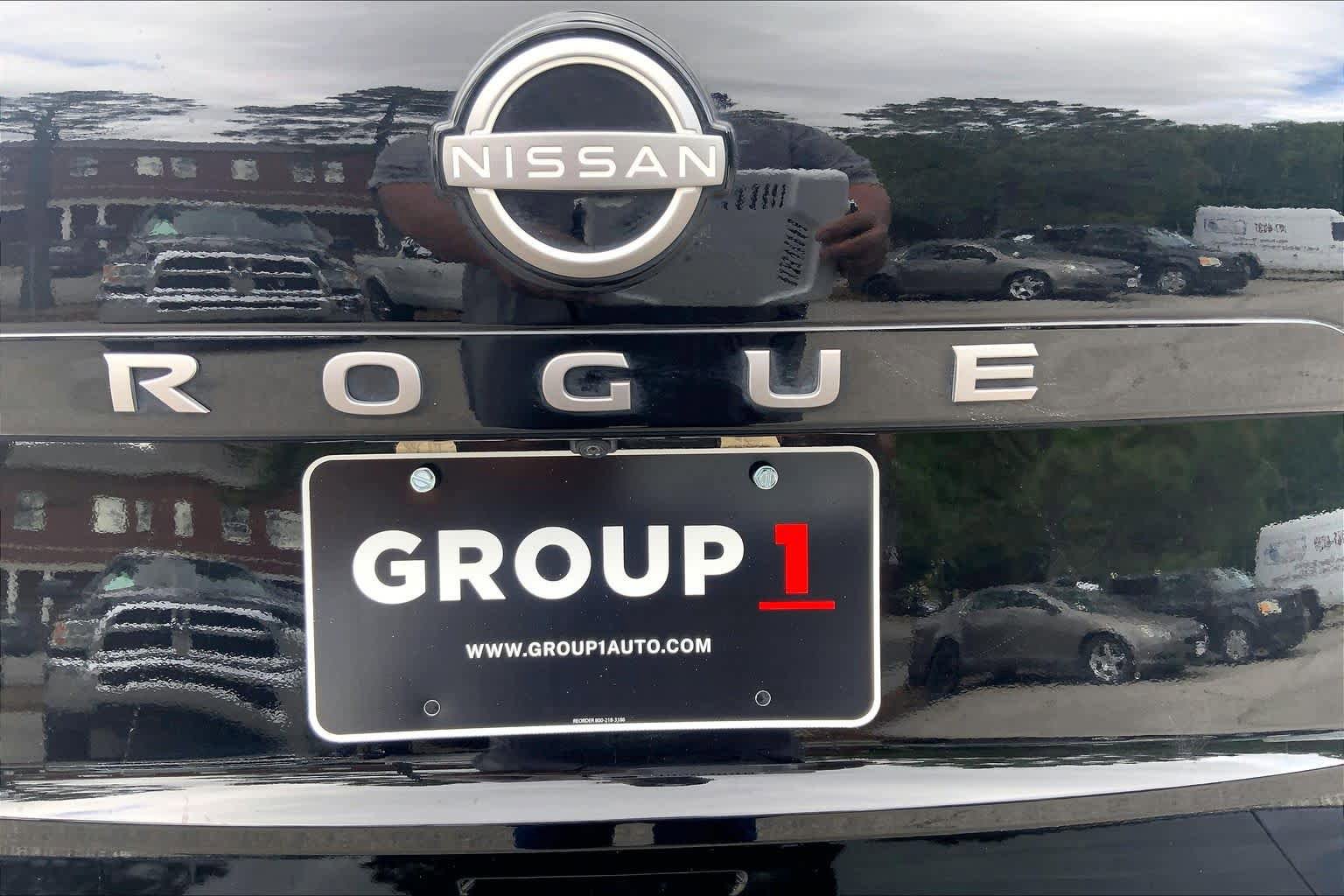 Used 2025 Nissan Rogue SV FWD image 10