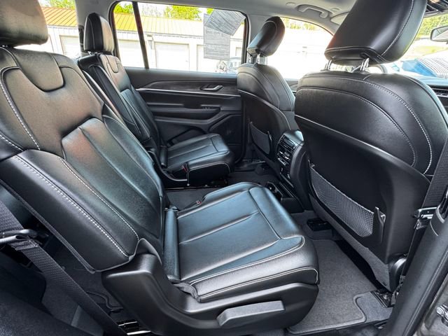 Used 2023 Jeep Grand Cherokee L Limited AWD/4WD image 14