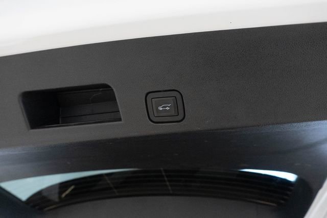 Used 2025 GMC Acadia Elevation image 16