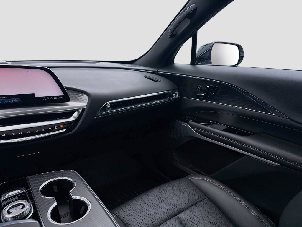 Certified 2025 Cadillac Lyriq Luxury w/ LPO, Floor Liner Package AWD/4WD image 25