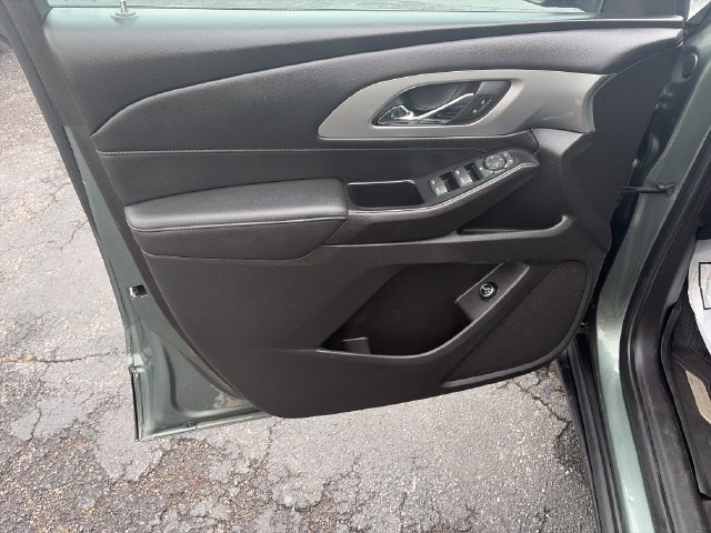 Used 2023 Chevrolet Traverse LT w/ LPO, Floor Liner Package AWD/4WD image 10