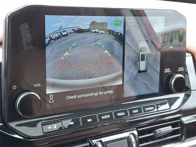 Used 2023 Nissan Pathfinder Platinum image 21