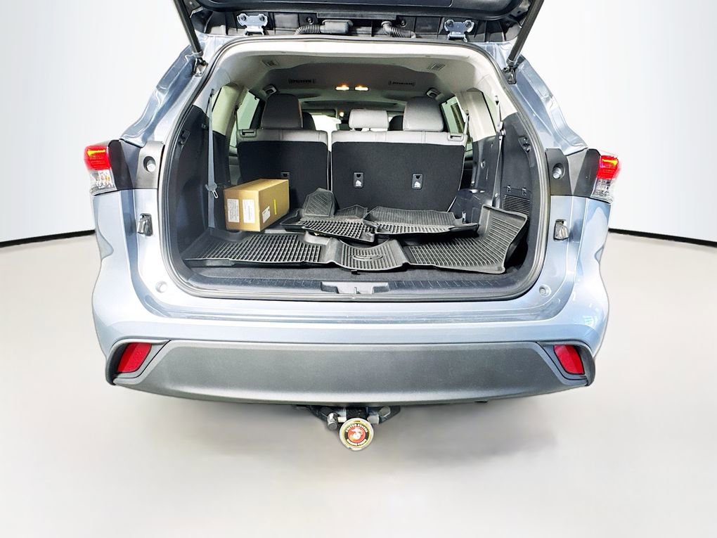 Used 2021 Toyota Highlander XLE image 22