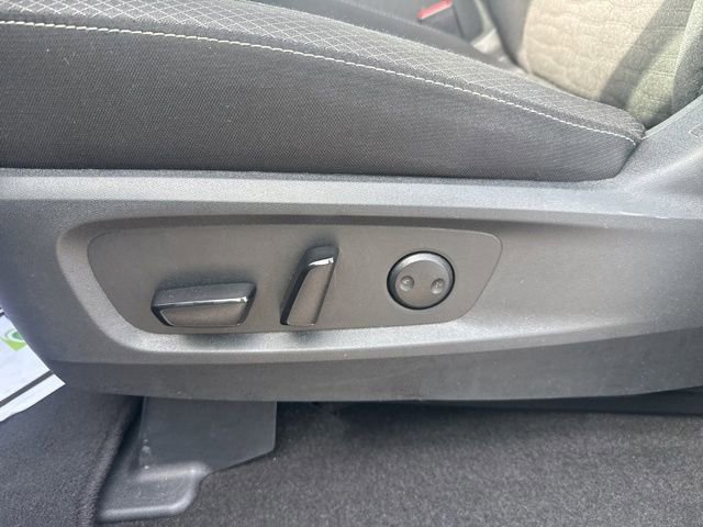 Used 2025 Nissan Pathfinder SV FWD image 13