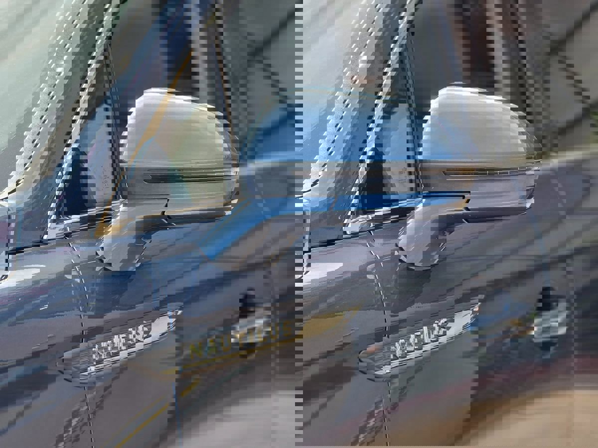 Used 2019 Lincoln Nautilus Reserve image 10