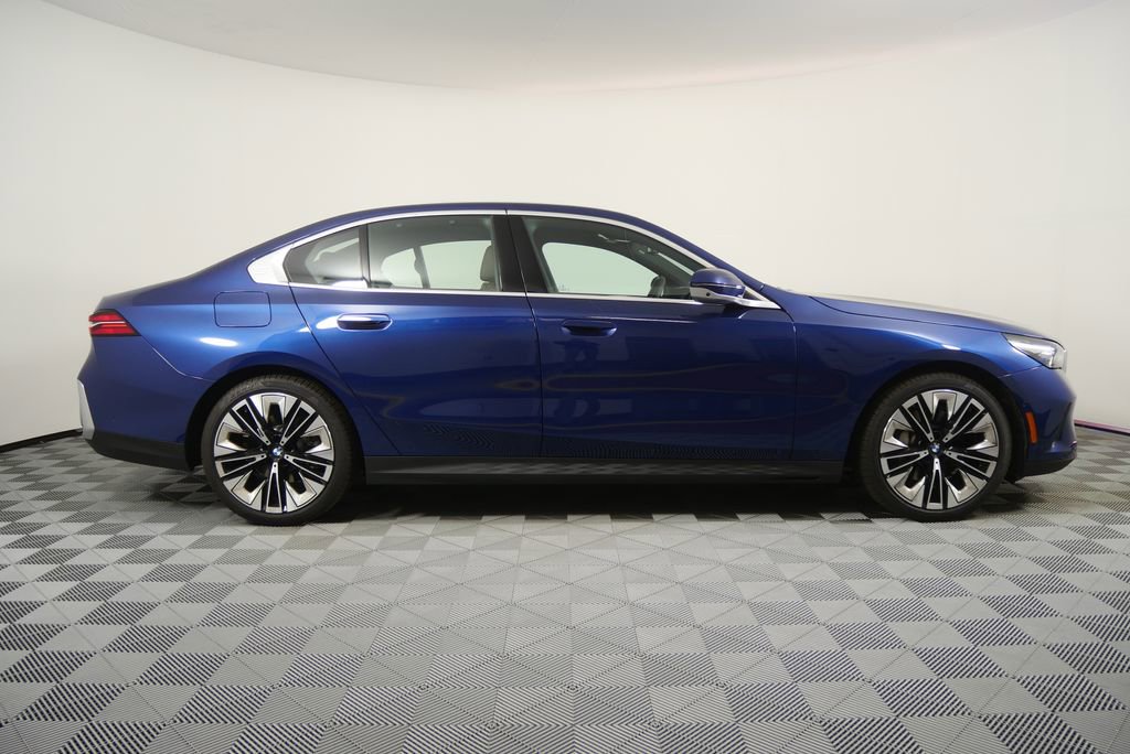 Certified 2026 BMW 530i image 2