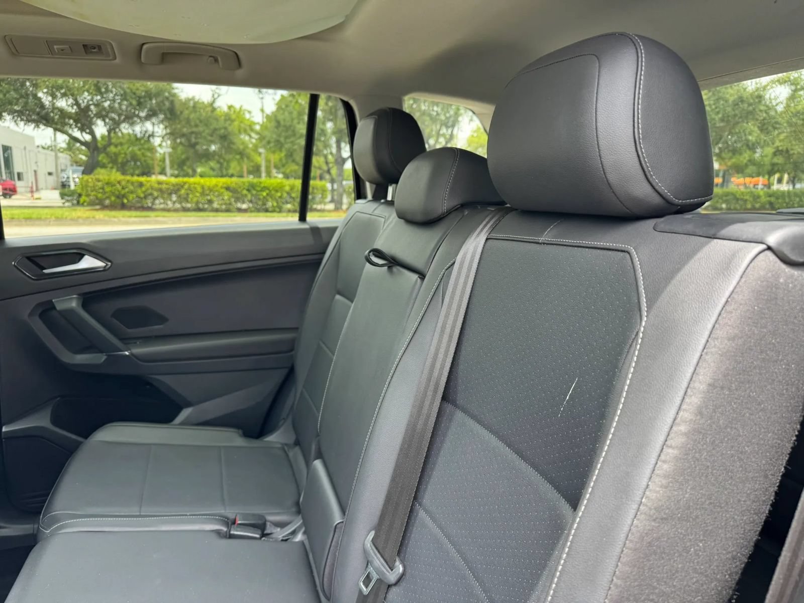 Used 2018 Volkswagen Tiguan SEL FWD image 13