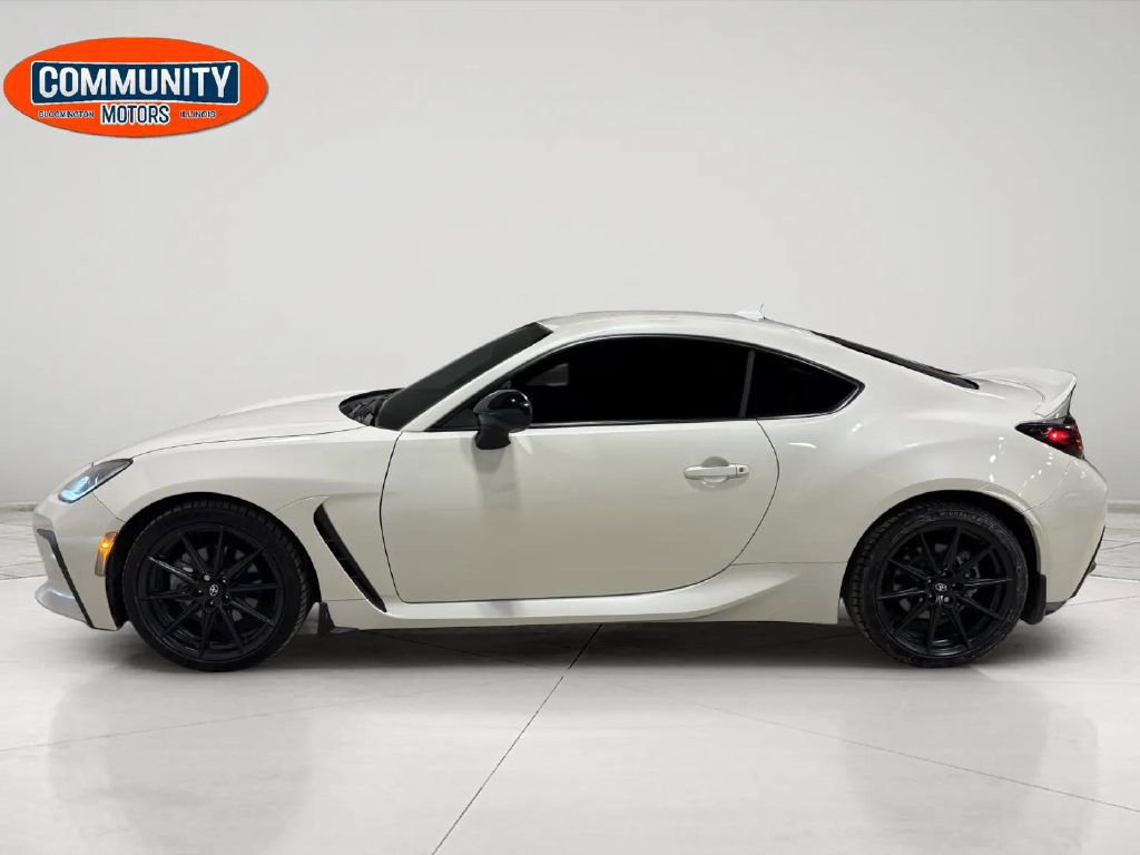 Used 2023 Toyota GR86 Premium image 3
