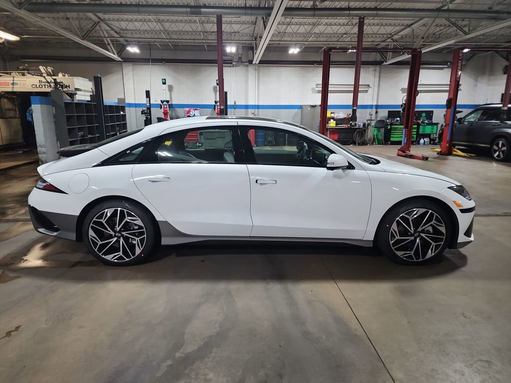 New 2025 Hyundai Ioniq 6 Limited image 9