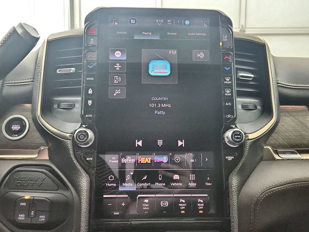 New 2026 RAM 2500 Limited AWD/4WD image 24