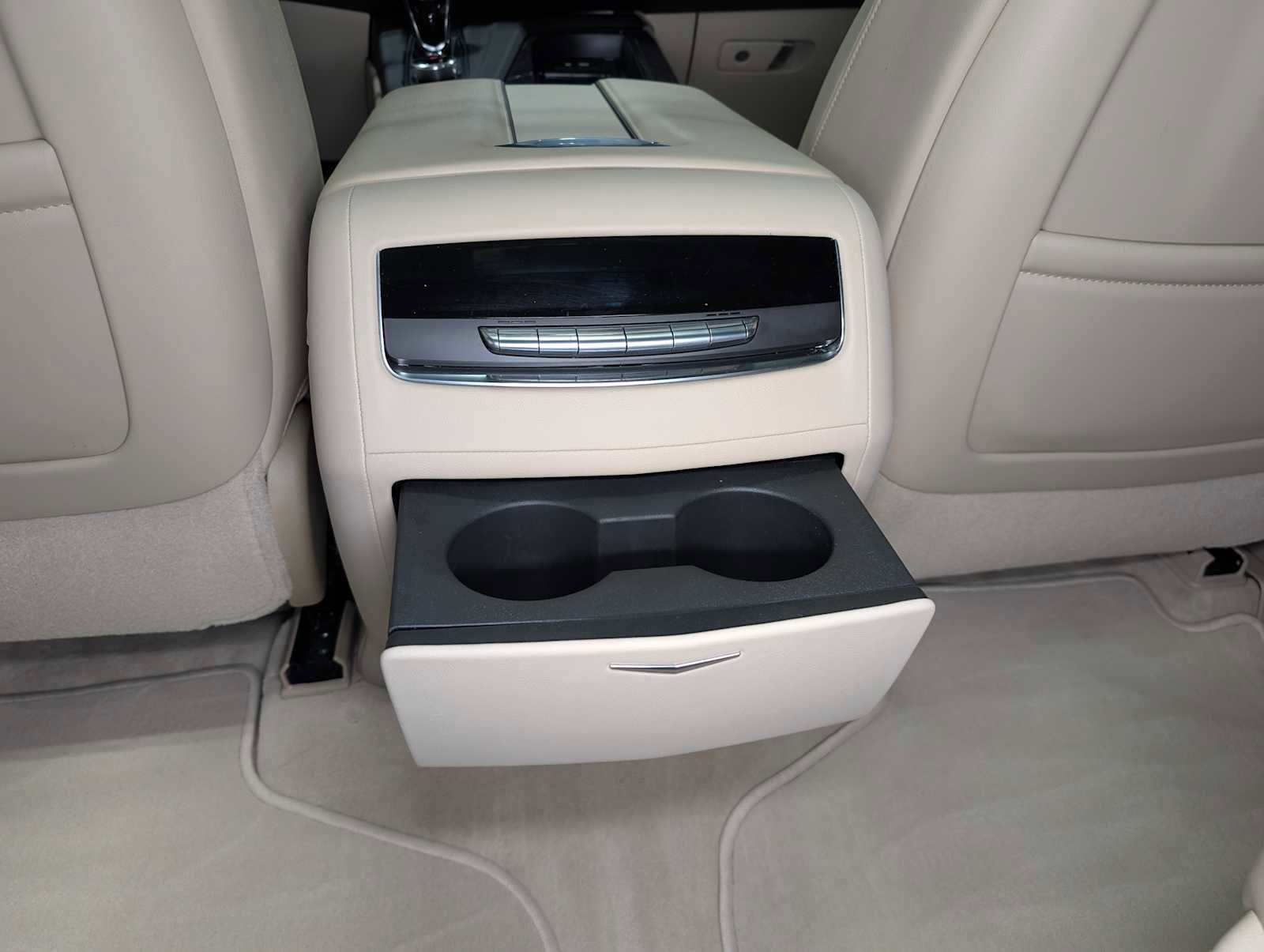 Certified 2021 Cadillac Escalade Premium Luxury image 24