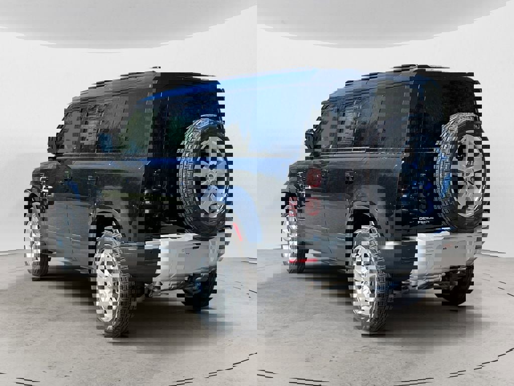 New 2025 Land Rover Defender 110 S image 3