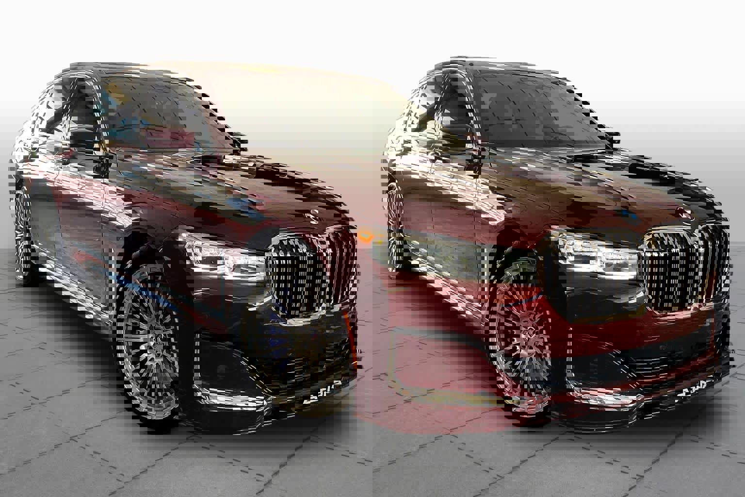 Used 2022 BMW ALPINA B7 xDrive w/ Luxury Rear Seating Package image 2