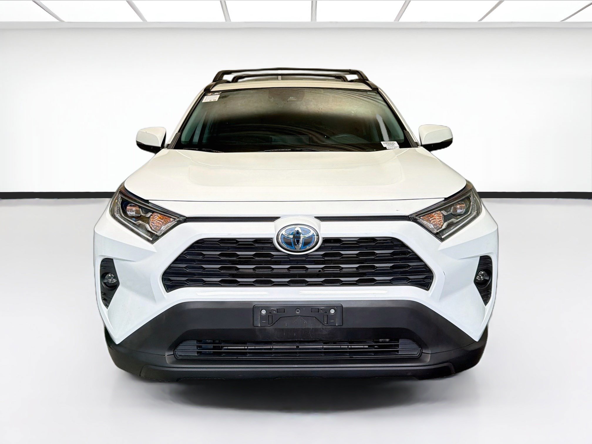 Used 2020 Toyota RAV4 XLE w/ Carpet Mat Package AWD/4WD image 2