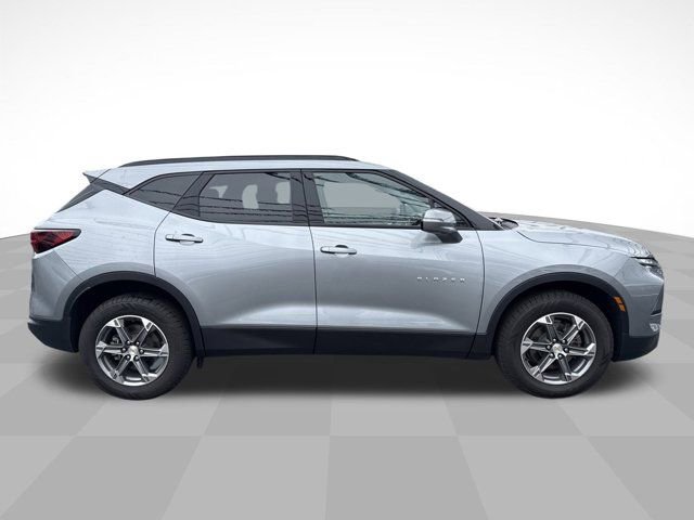 Used 2024 Chevrolet Blazer LT image 4
