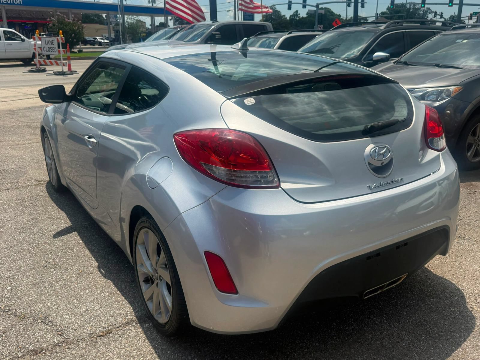 Used 2016 Hyundai Veloster FWD image 10