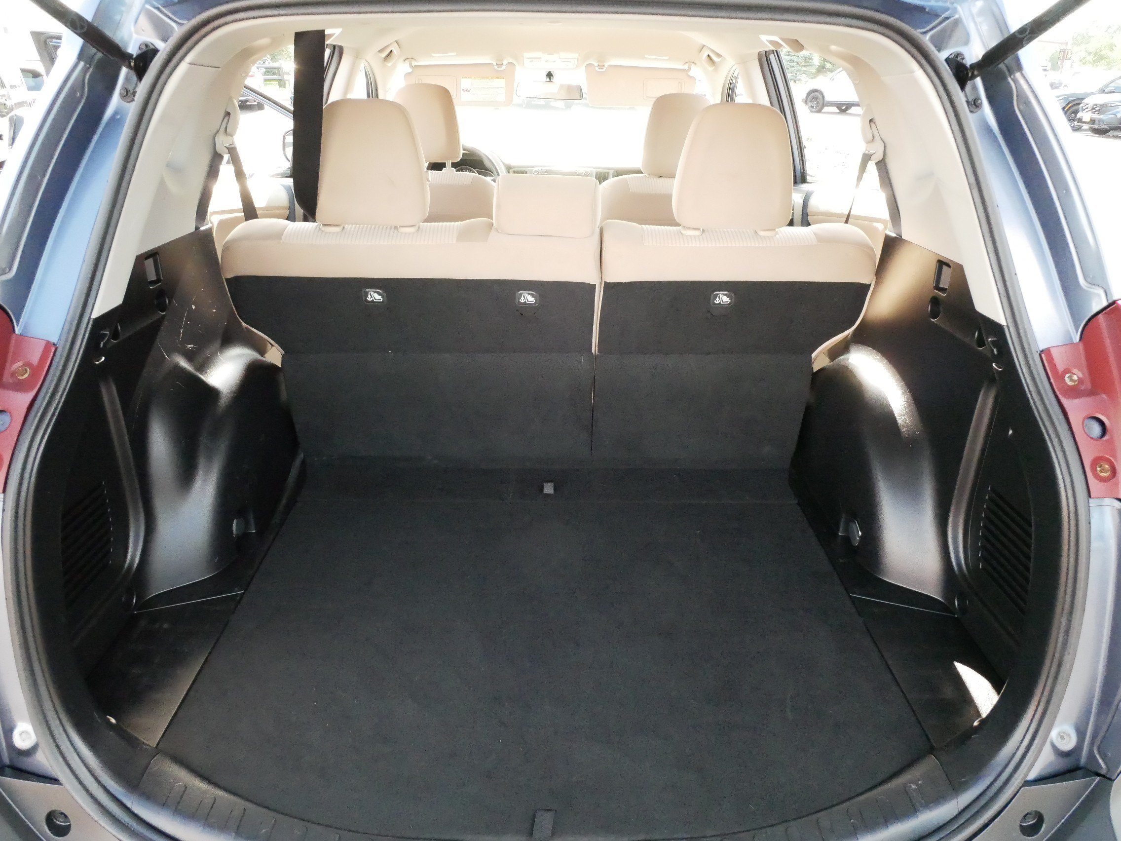 Used 2013 Toyota RAV4 LE AWD/4WD image 18