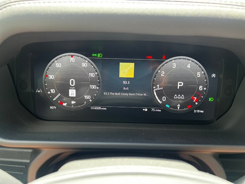 Used 2025 Land Rover Defender 110 S AWD/4WD image 34