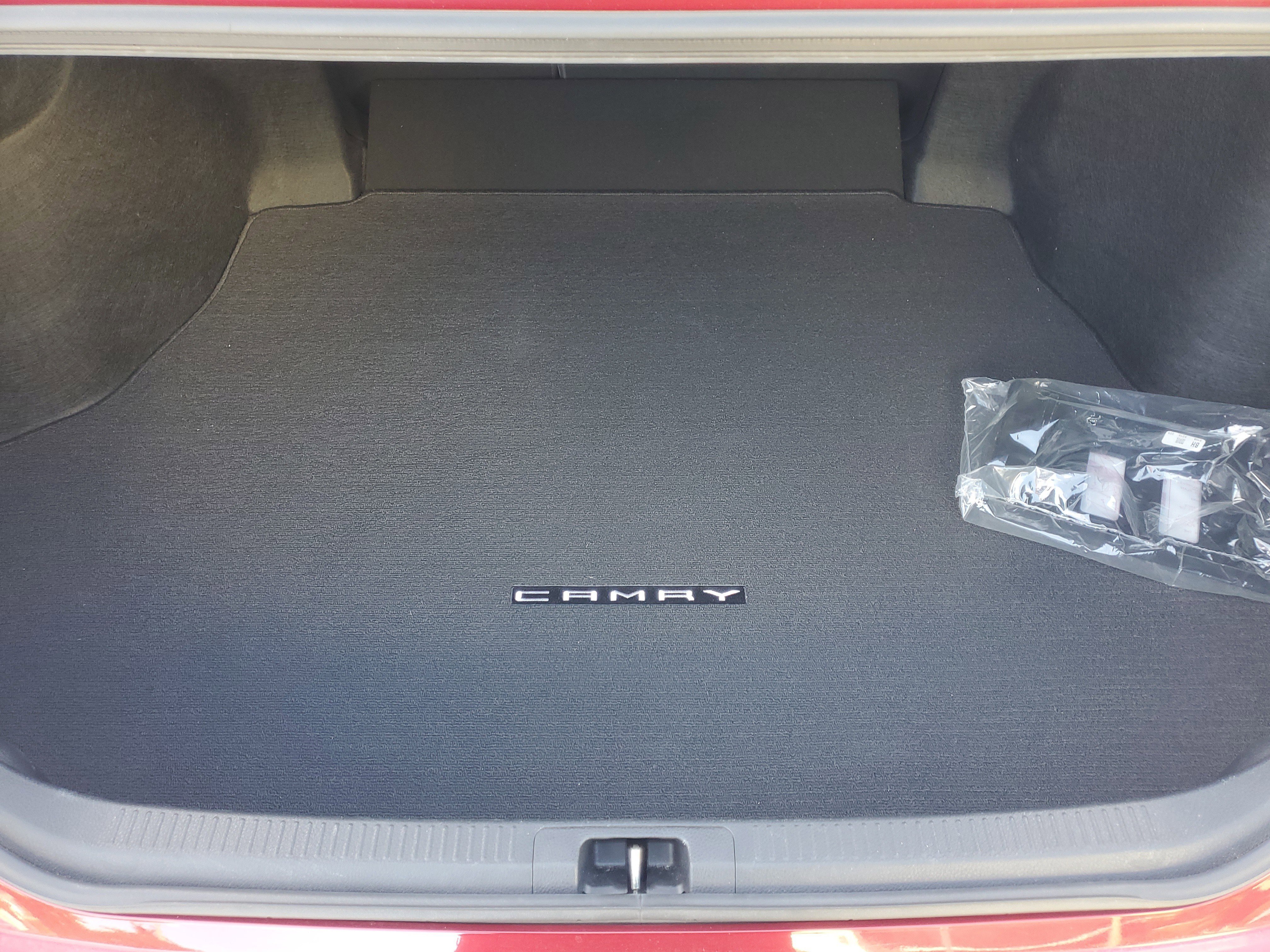 Used 2018 Toyota Camry XSE w/ Driver Assist Package image 12