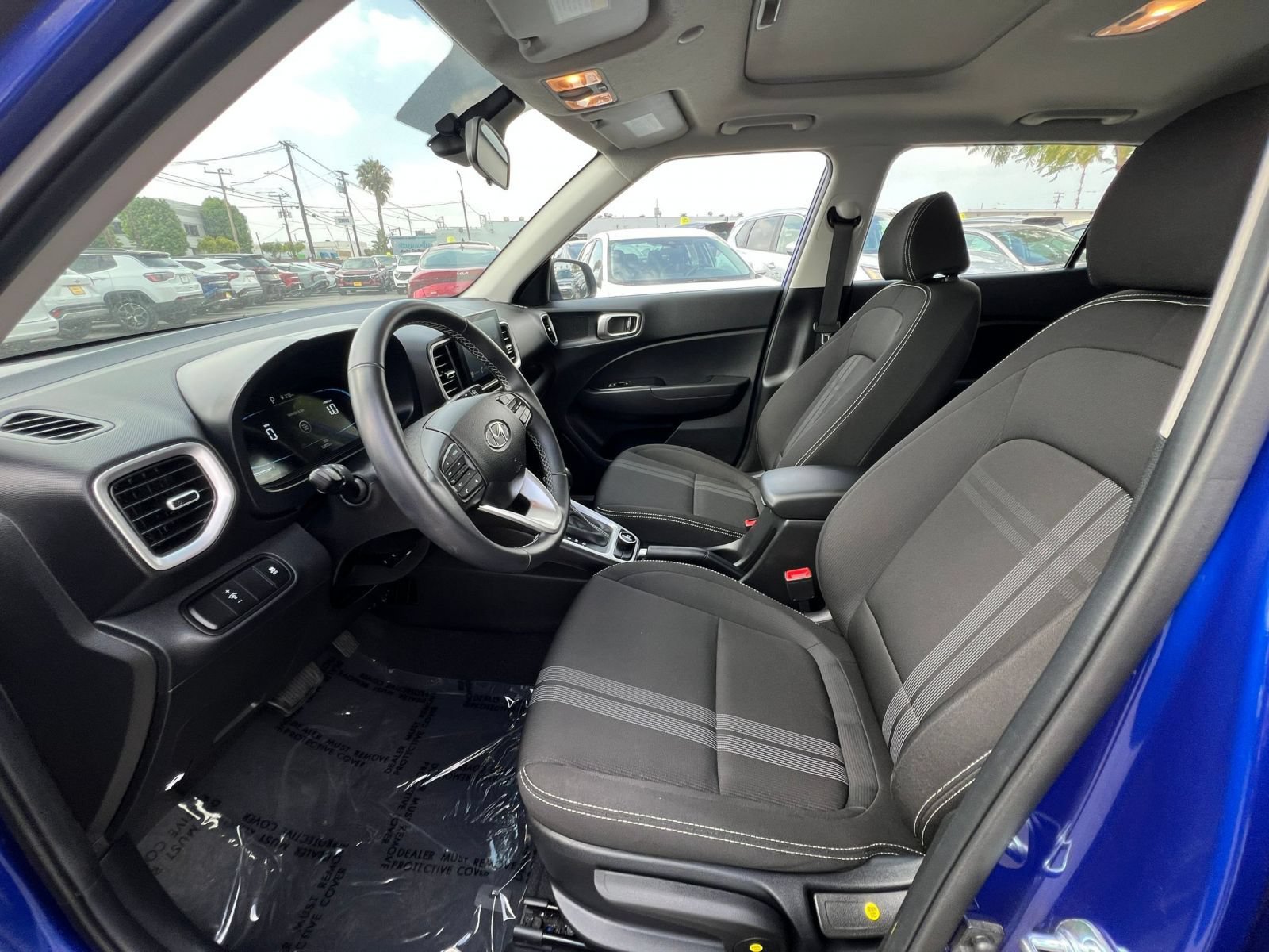 Used 2025 Hyundai Venue SEL FWD image 30
