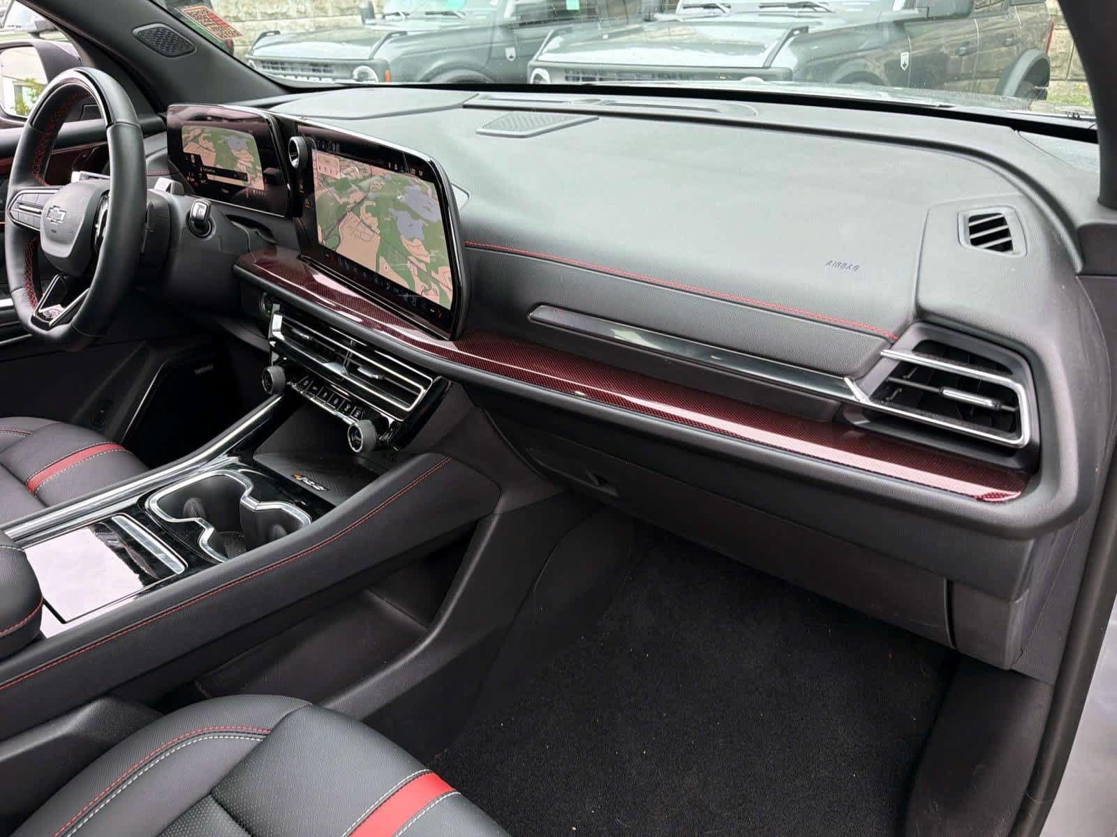 Used 2026 Chevrolet Traverse RS w/ LPO, Floor Liner Package AWD/4WD image 9