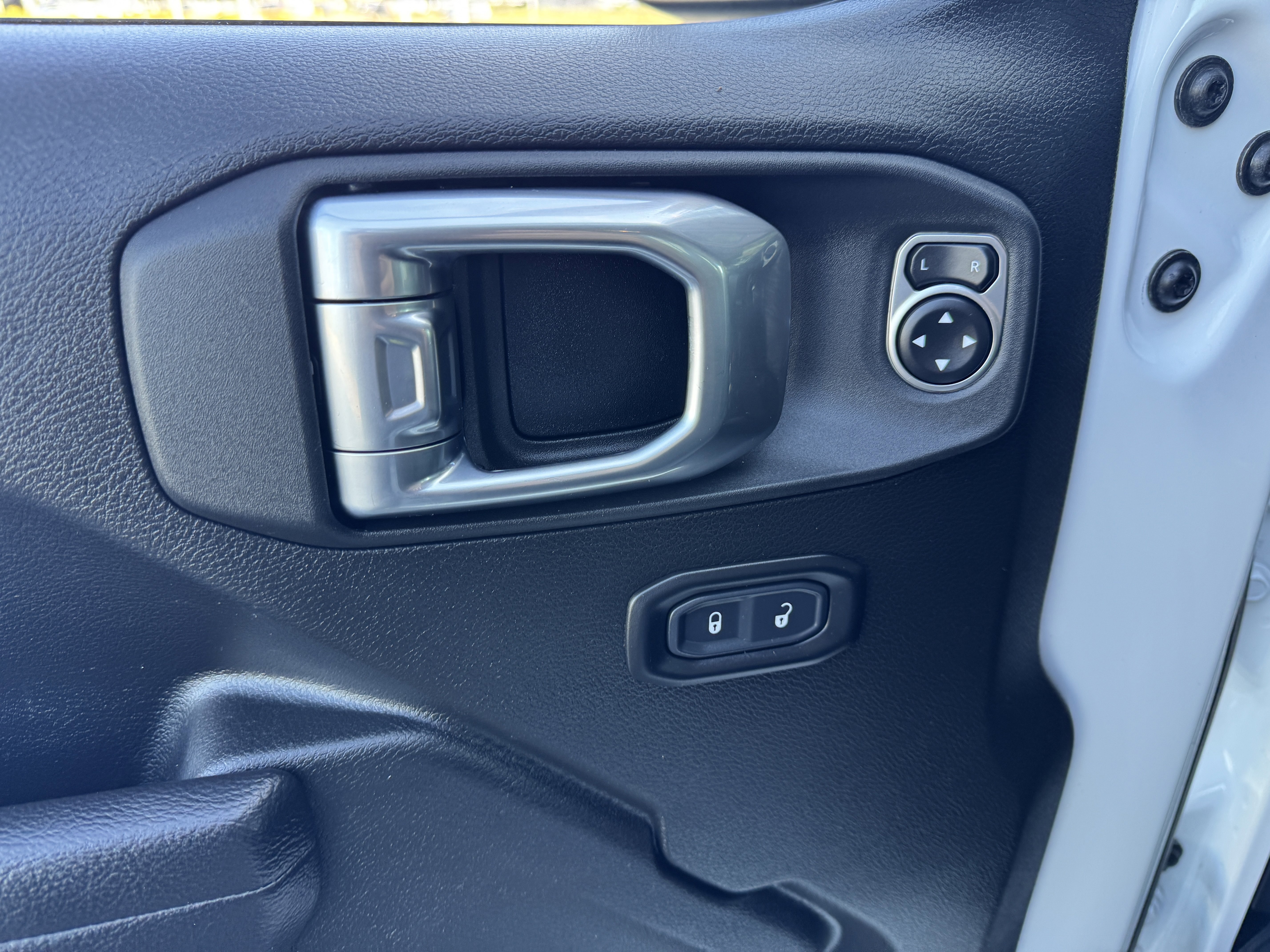 Used 2024 Jeep Wrangler Unlimited Sport AWD/4WD image 11