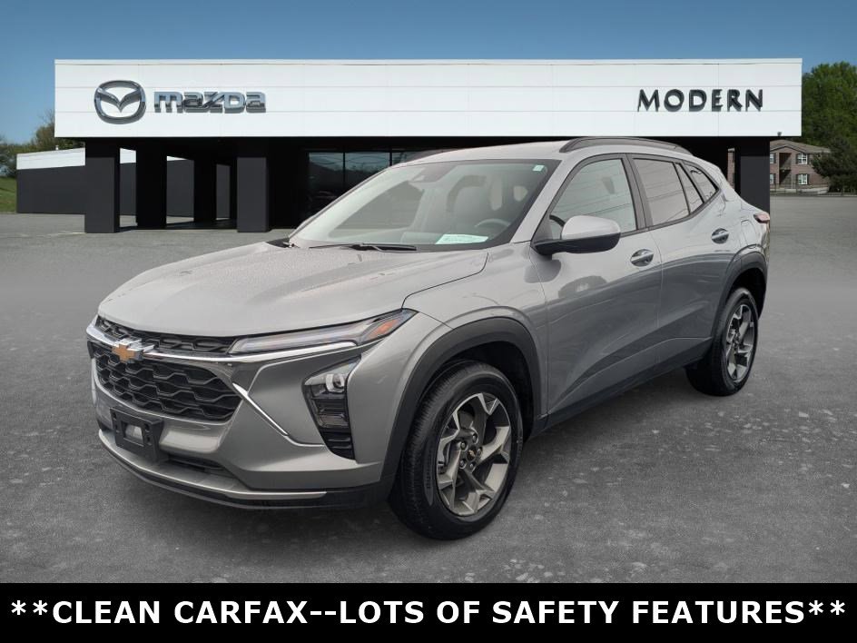 Used 2025 Chevrolet Trax LT