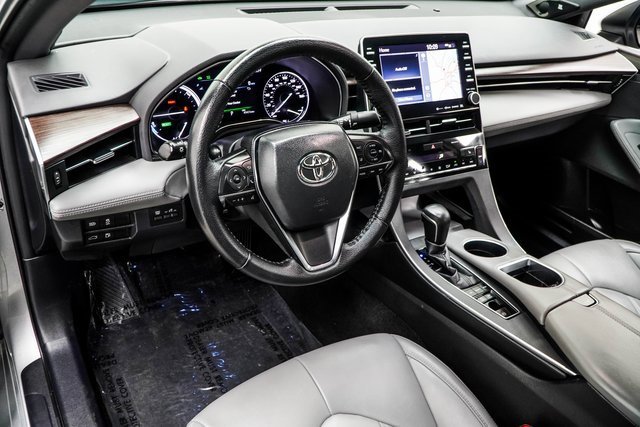 Used 2021 Toyota Avalon XLE w/ Moonroof Package image 15