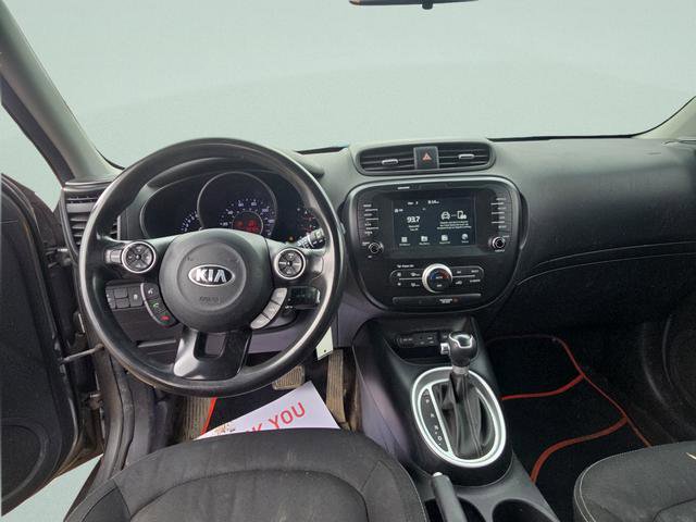 Used 2018 Kia Soul + image 2