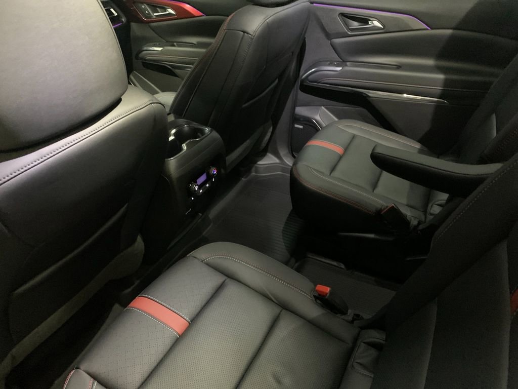 Used 2026 Chevrolet Traverse RS w/ LPO, Floor Liner Package AWD/4WD image 14