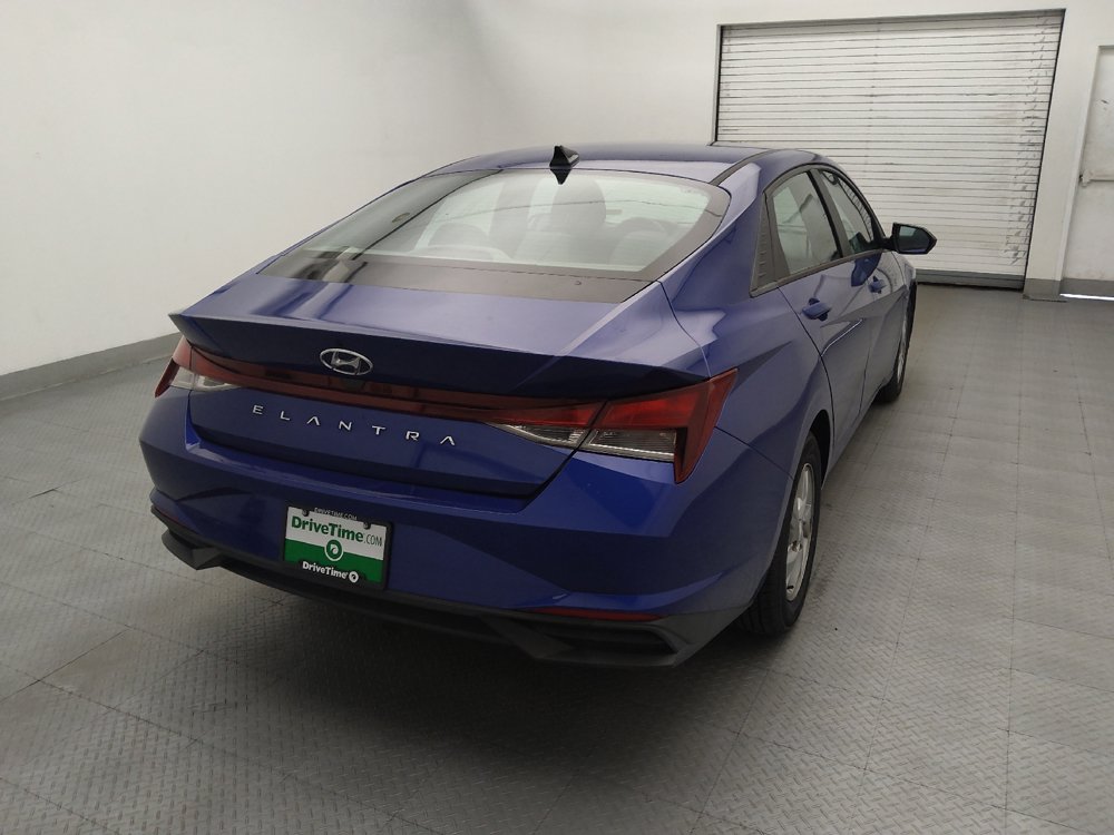 Used 2021 Hyundai Elantra SE FWD image 7