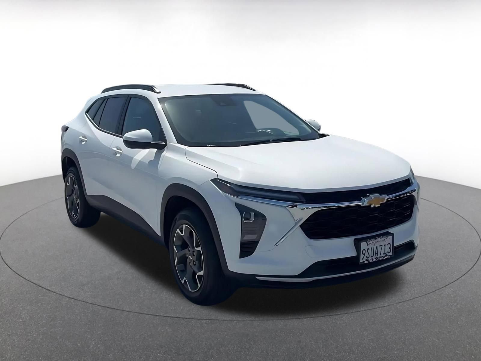 Used 2025 Chevrolet Trax LT w/ LT Convenience Package FWD image 3