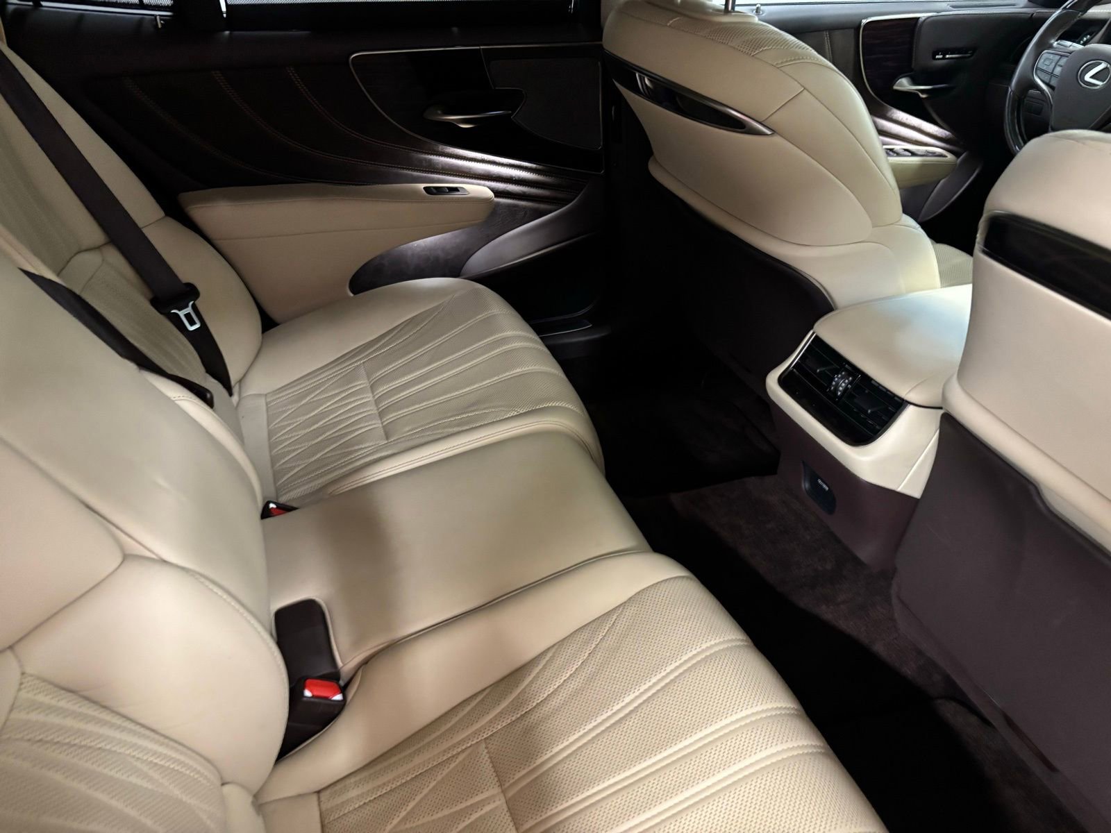 Used 2018 Lexus LS 500 w/ Luxury Package RWD image 19