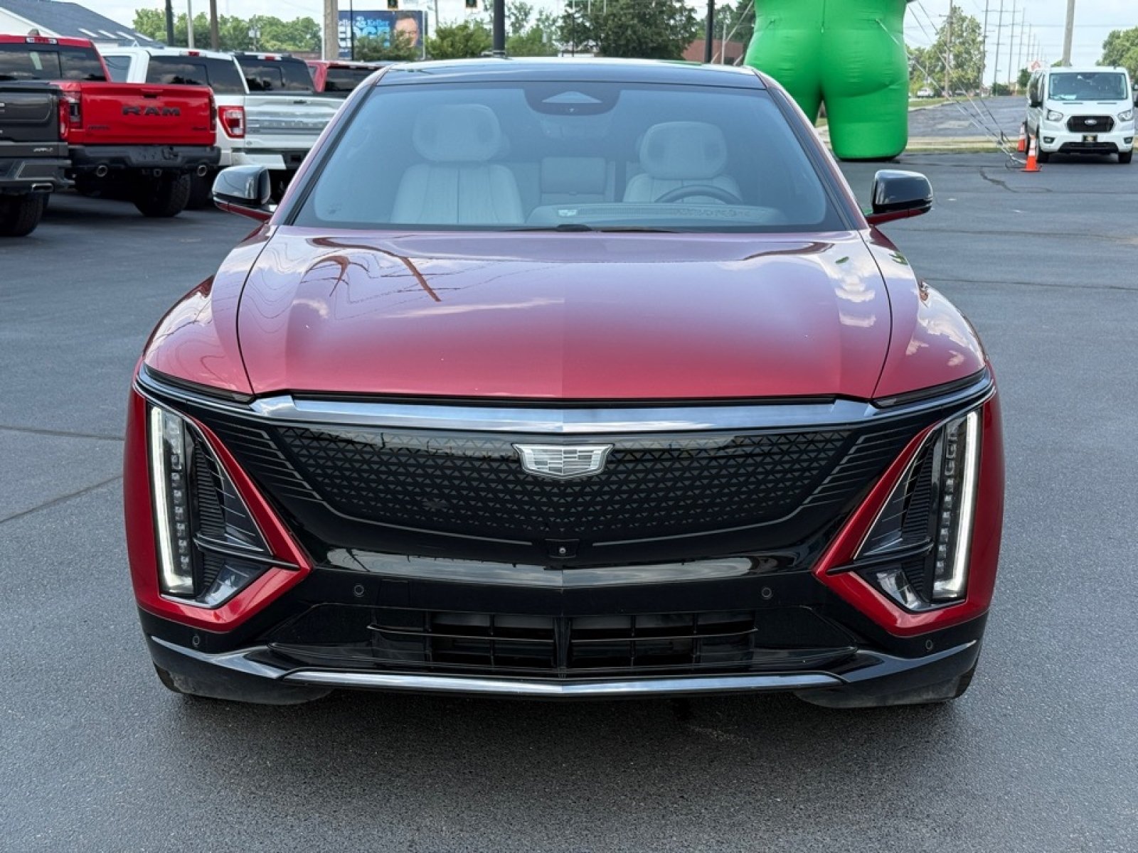 Used 2024 Cadillac Lyriq Sport AWD/4WD image 3