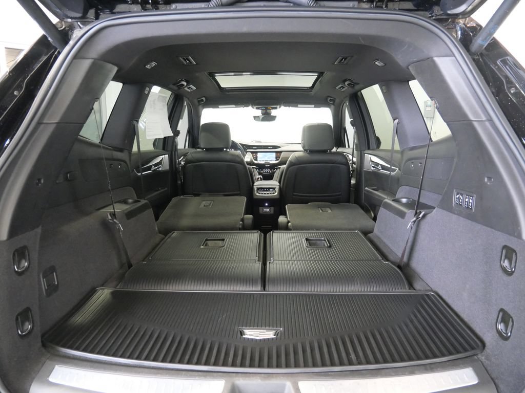 Used 2023 Cadillac XT6 Sport w/ LPO, ONYX Package AWD/4WD image 30