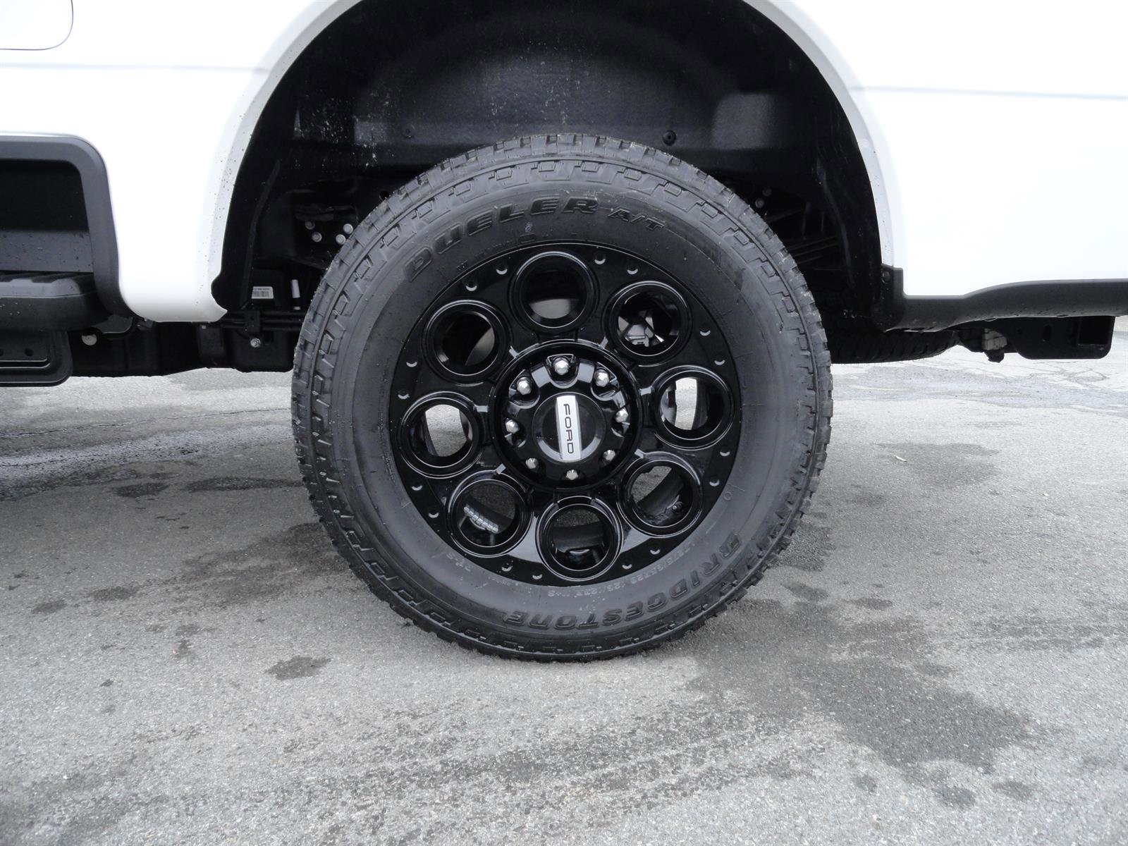 New 2026 Ford F350 Lariat w/ Black Appearance Package image 9