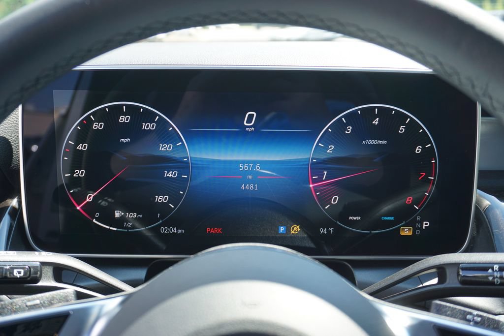Used 2025 Mercedes-Benz GLC 300 4MATIC image 16