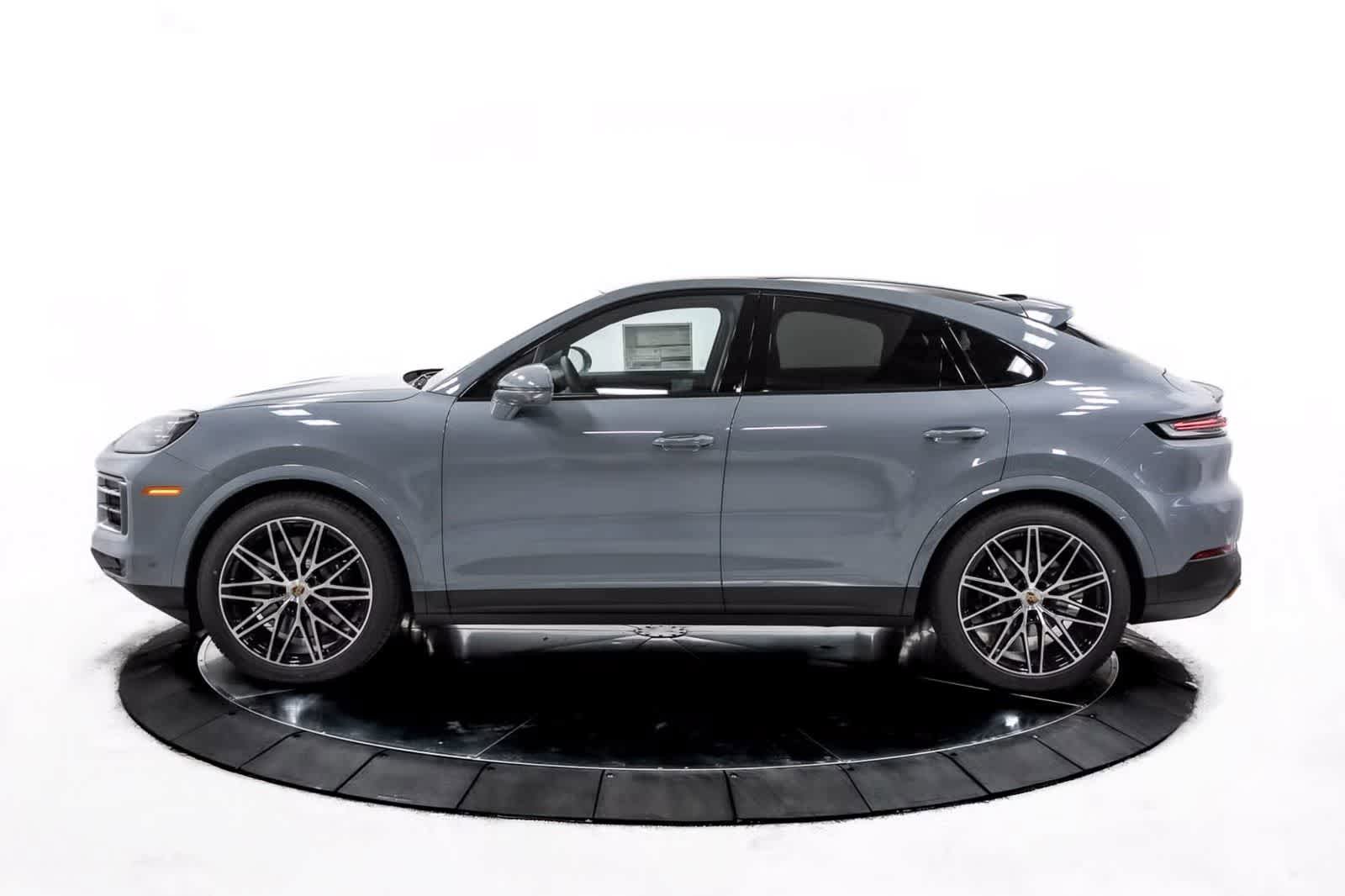 Certified 2025 Porsche Cayenne S AWD/4WD image 2