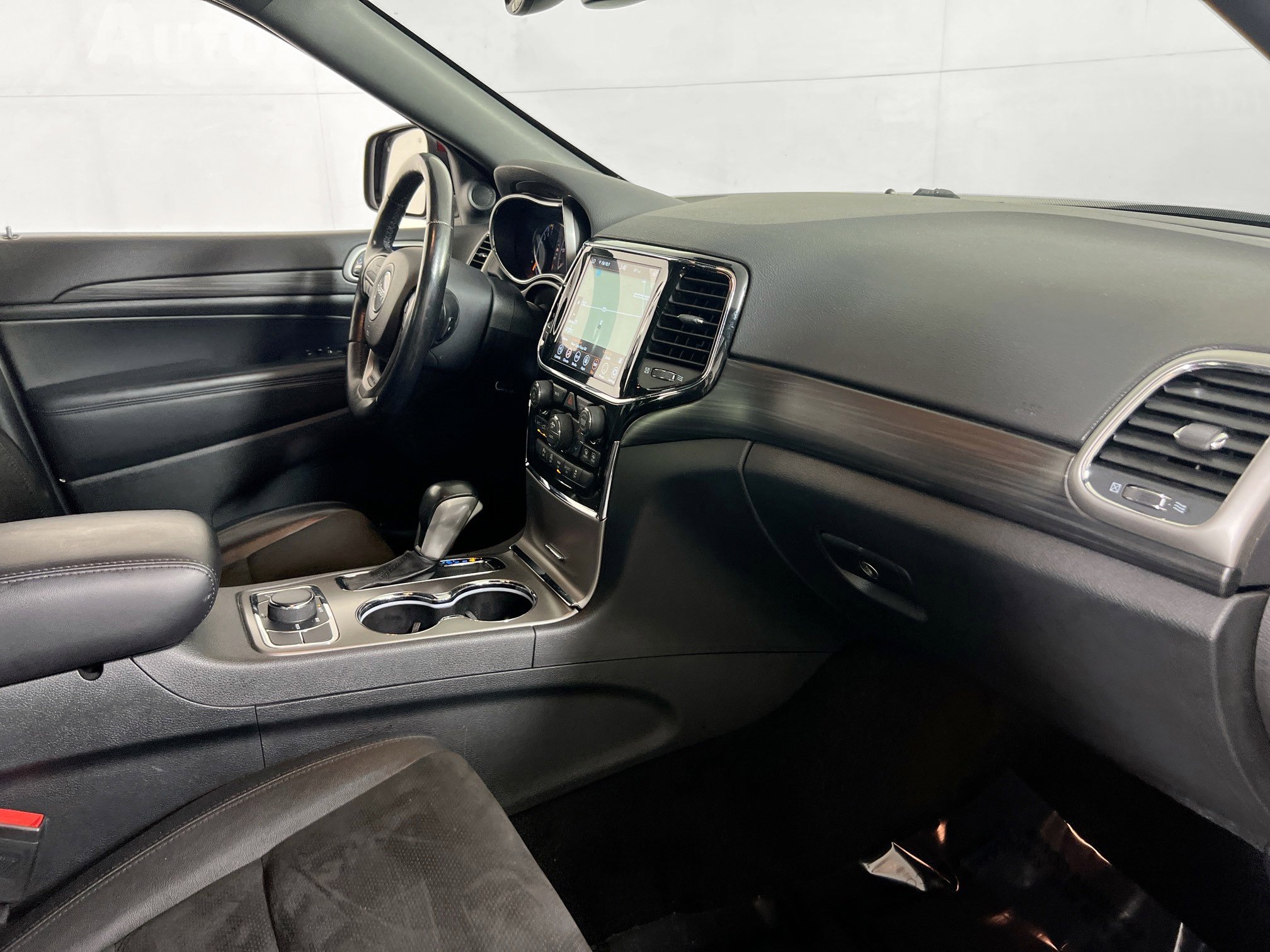Used 2022 Jeep Grand Cherokee Laredo X image 28