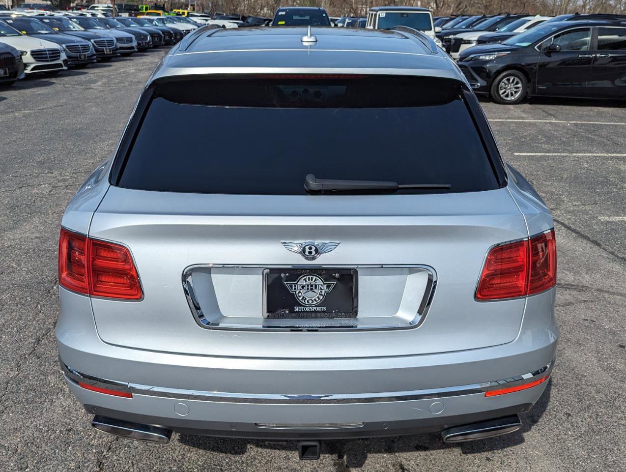 Used 2018 Bentley Bentayga Onyx Edition AWD/4WD image 8