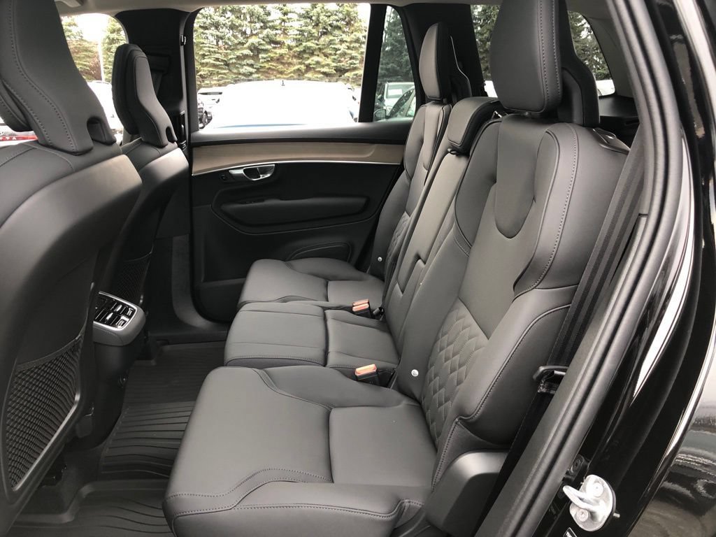 New 2026 Volvo XC90 B6 Plus w/ Protection Package Premier AWD/4WD image 29