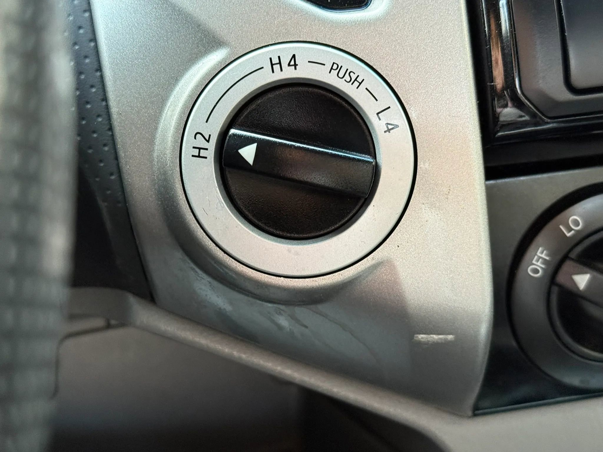 Used 2014 Toyota Tacoma 4x4 Access Cab w/ SR5 Package image 24