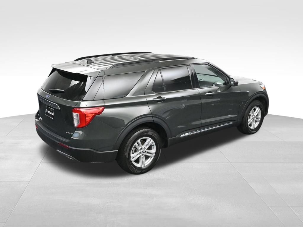 Used 2024 Ford Explorer XLT w/ Equipment Group 202A AWD/4WD image 34