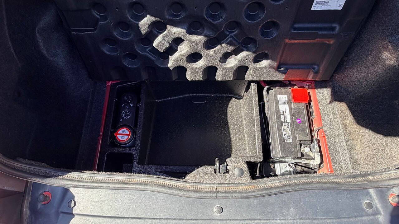 Used 2018 Dodge Challenger R/T Plus image 9